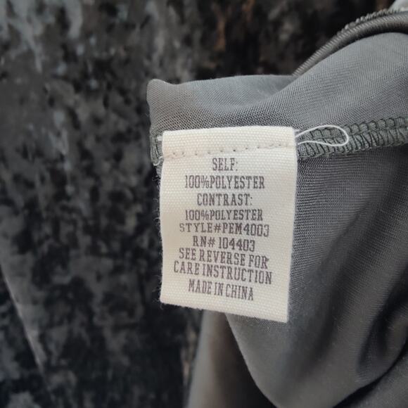 Blu Pepper Women's Plus Sz 2X Grey Crushed Velvet Top Split Sleeve Round Neck - Picture 5 of 6